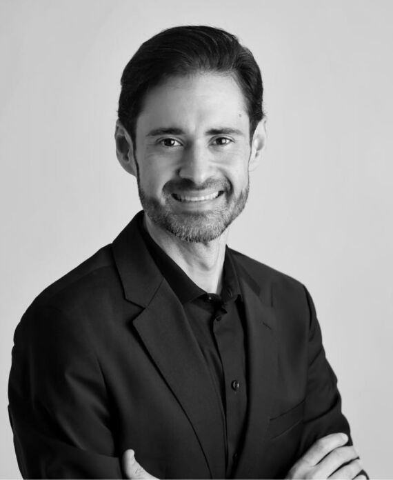 Leon Kadoch - Consultor de Marketing y Comunicación Corporativa - Panamá